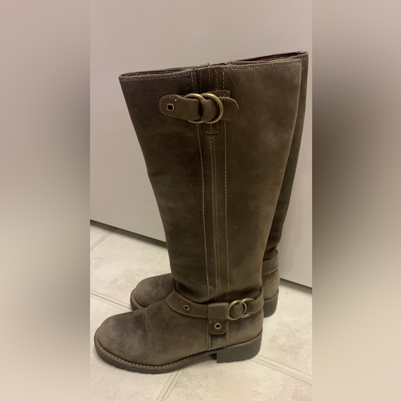 Clarks Womens Leather Tall Boots in Taupe Grey (size 6.5) - Picture 1 of 6